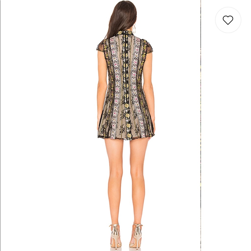 GWYNETH DRESS IN BLACK MULTI - Picture 2 of 4